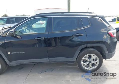 2025 Jeep Compass Latitude z USA, uszkodzony, nr VIN 3C4NJDBN3ST529564